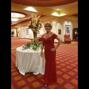 Meet your Posher, Claudia